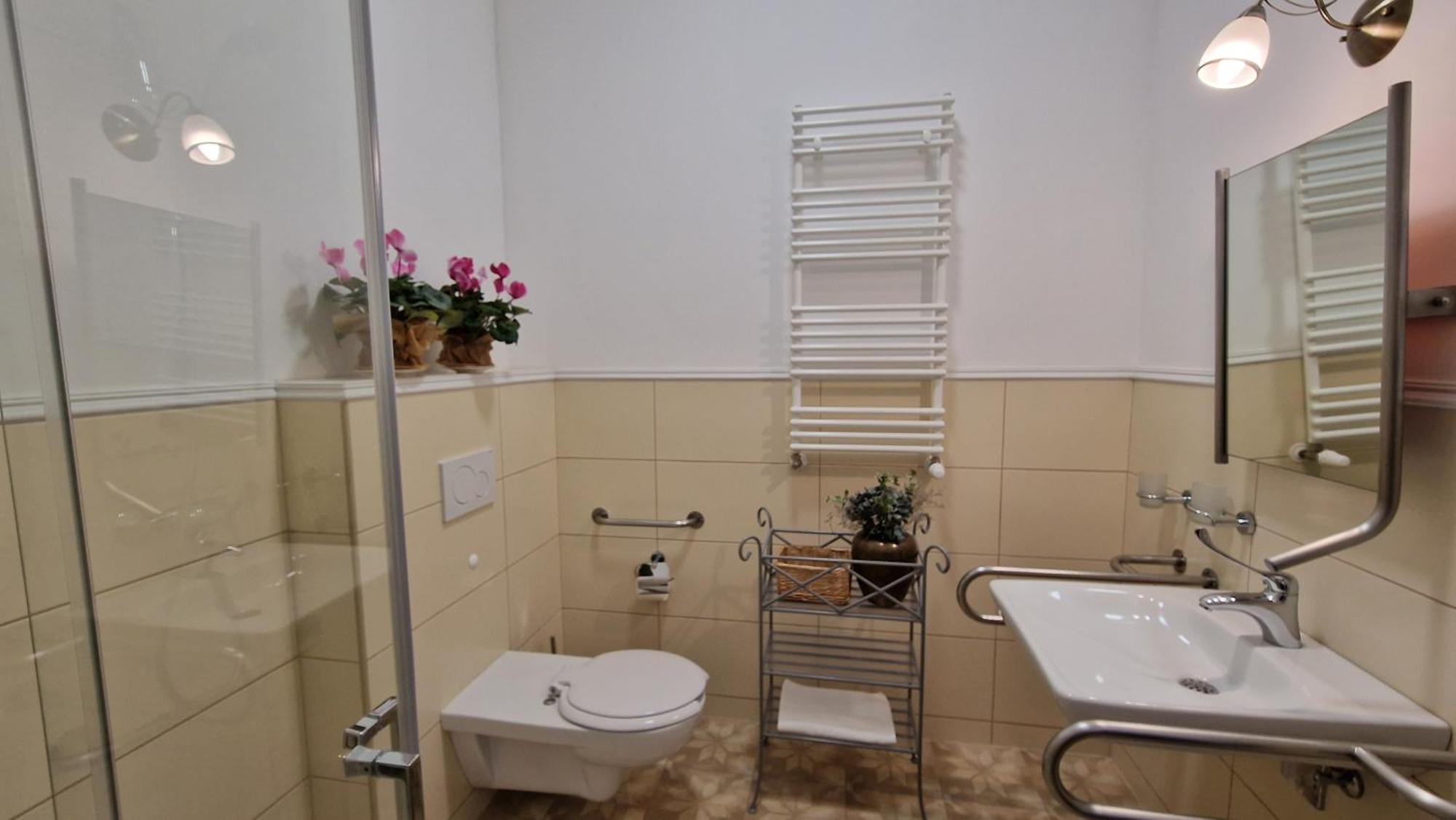 Hotel Charlotta Jedlina-Zdroj Ngoại thất bức ảnh